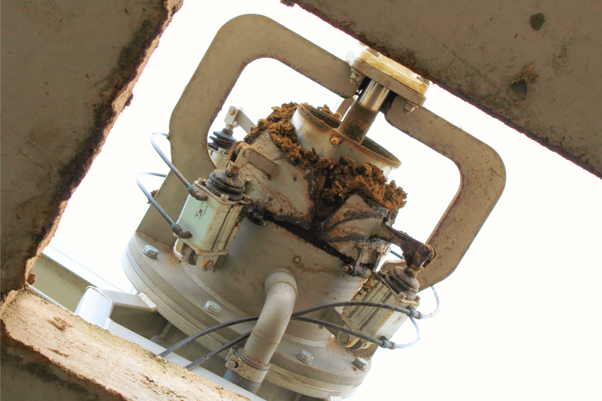 De dikke fractie valt gebruiksklaar op een bult in de bunker