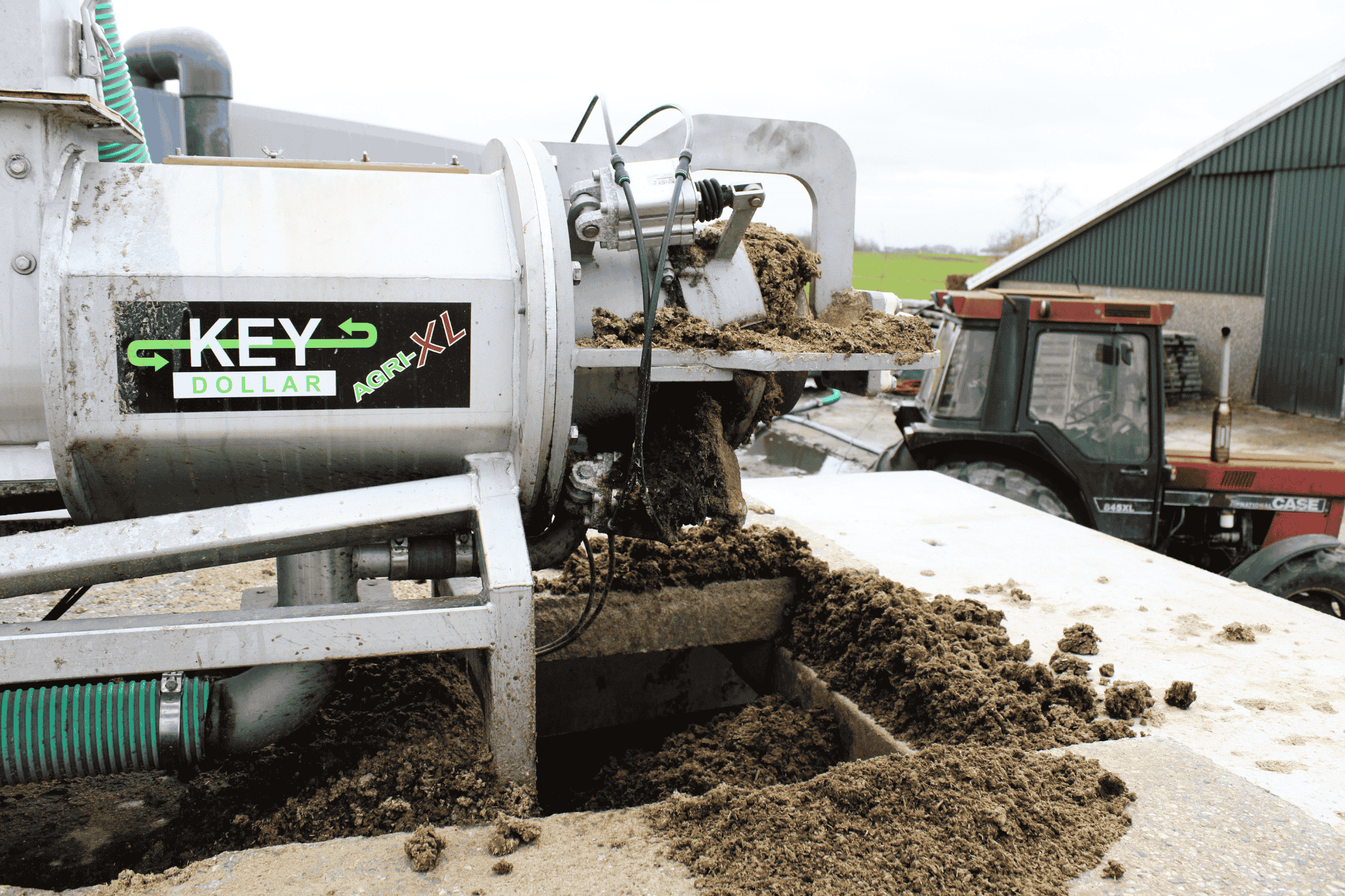 Keydollar mestscheider op de bunker met gescheiden mest