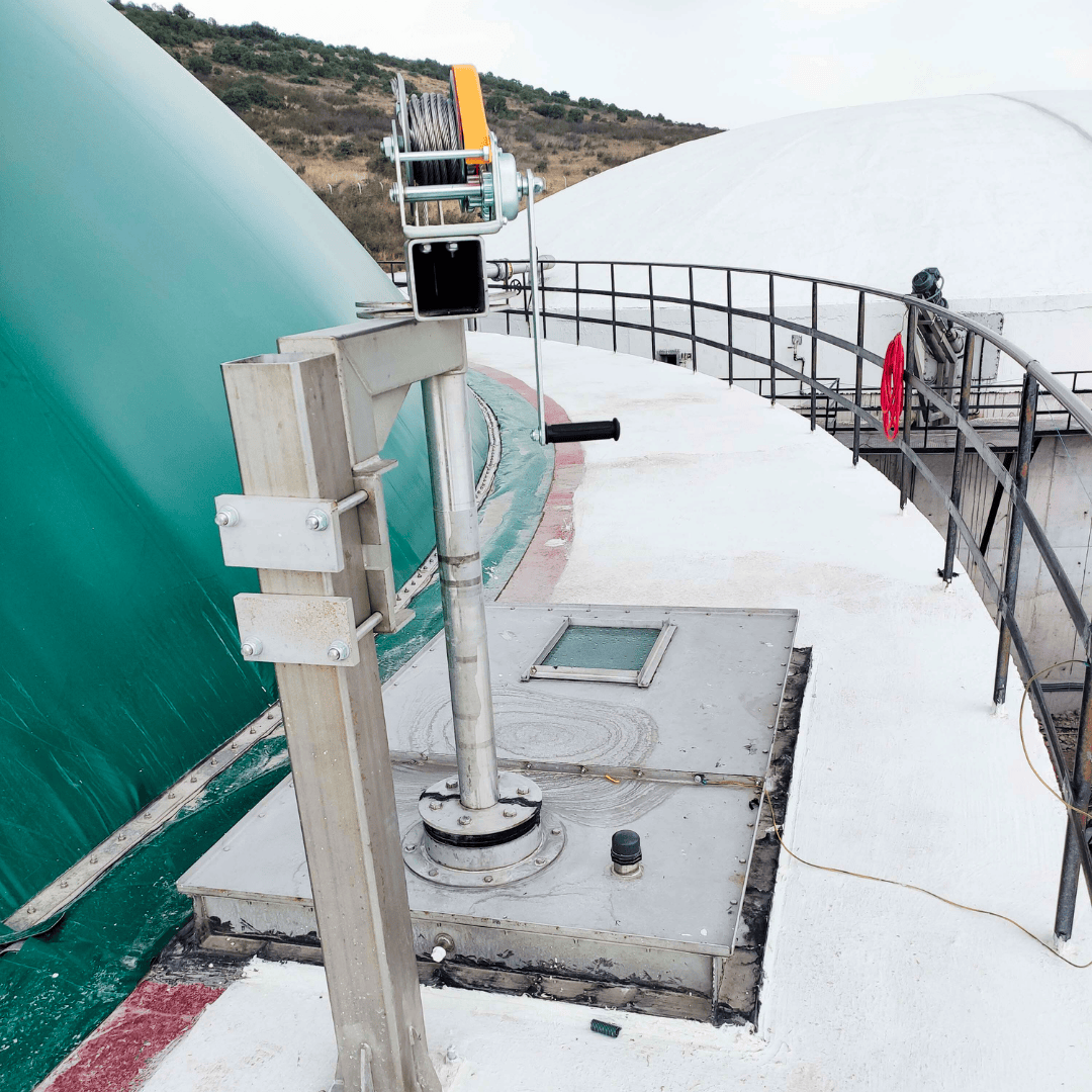 Servicebox of gesloten geleidingssysteem voor mestmixers voor biogasinstallaties