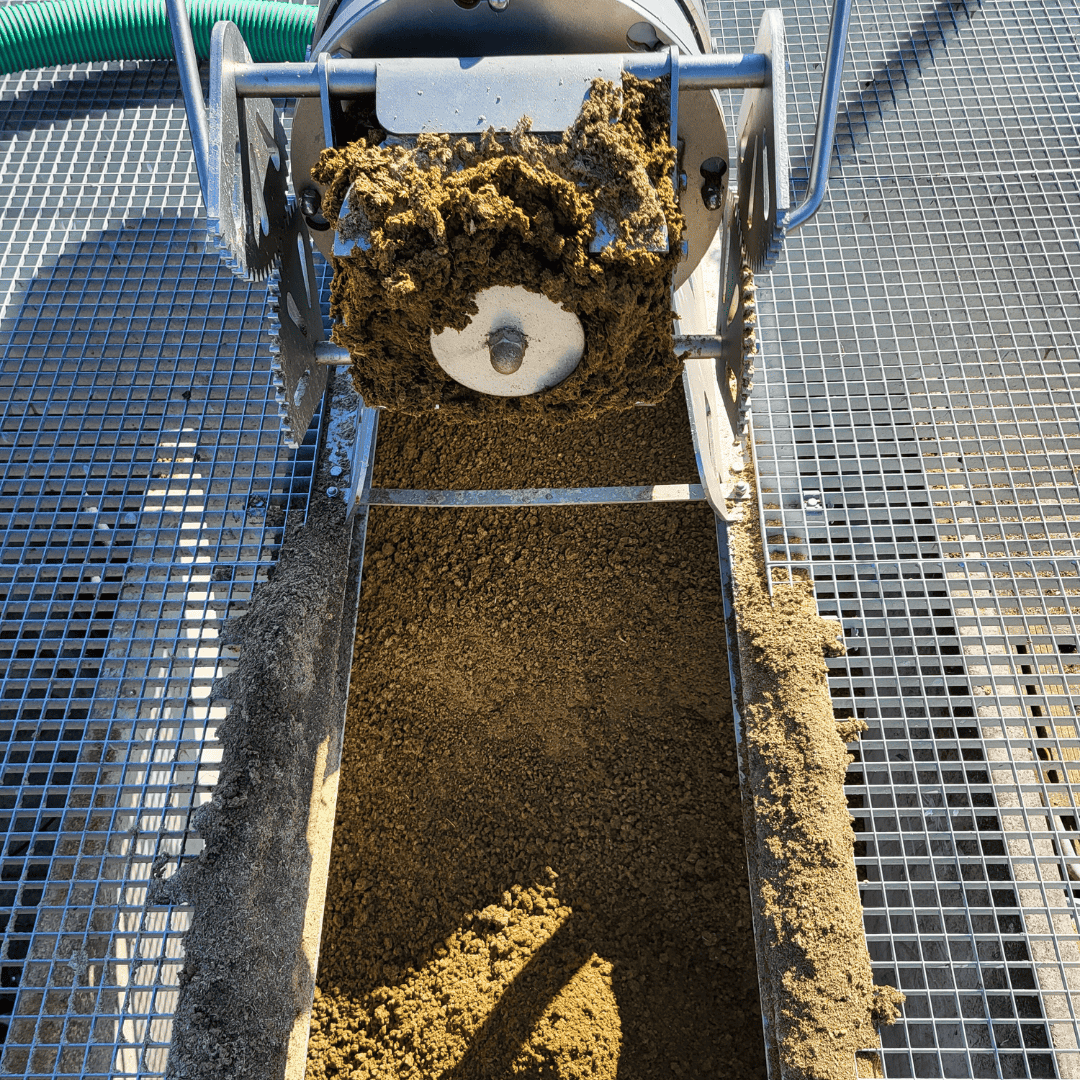 Perskop EYS SPHD-mestscheider met bult gescheiden mest eronder