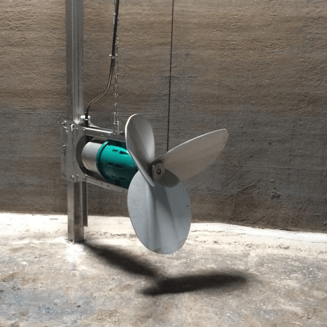 Stallkamp TMR3M | elektrische mestmixer met drie roervleugels | in biogasinstallatie